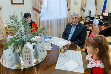 Коньки под «Елкой желаний»